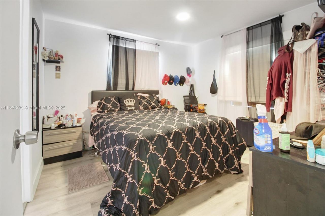 1745 NW 49th St, Miami, FL 33142 Photo