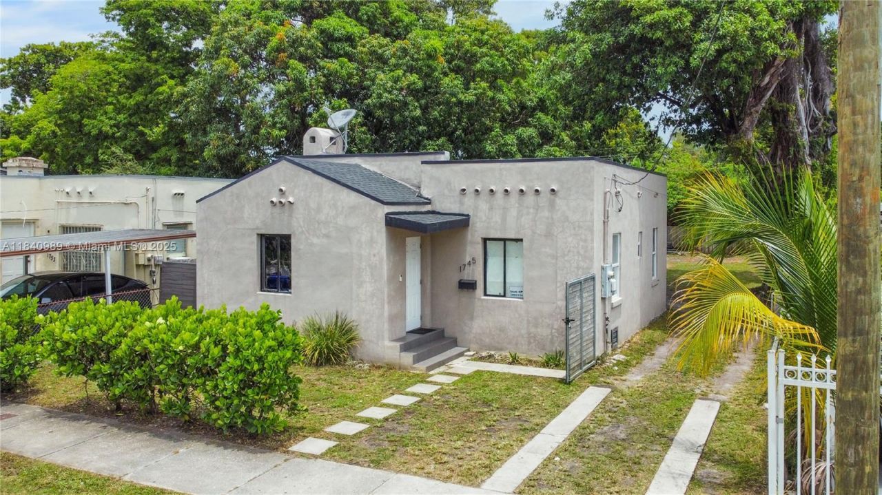 1745 NW 49th St, Miami, FL 33142 Photo