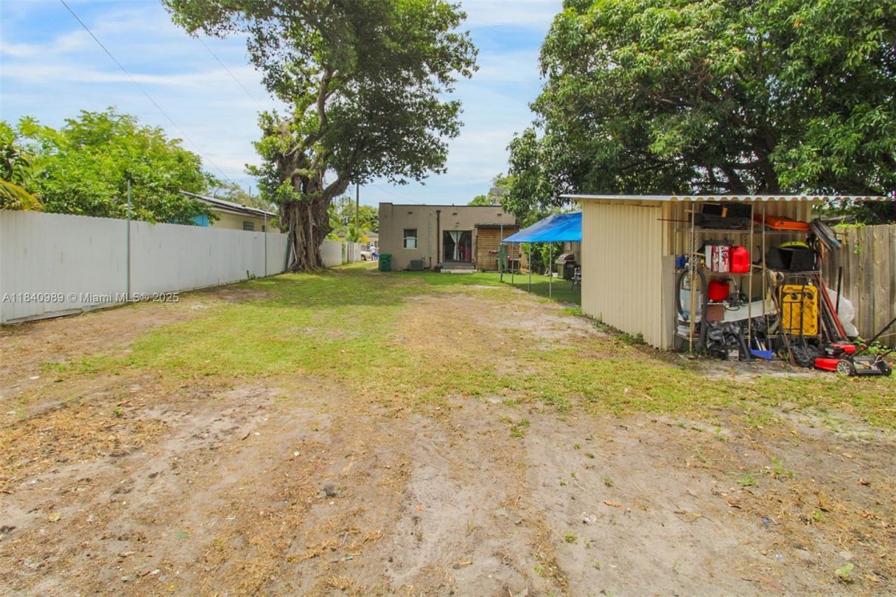 1745 NW 49th St, Miami, FL 33142 Photo