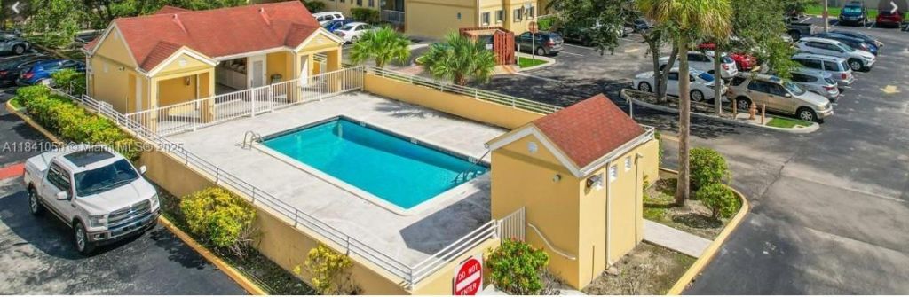 13810 SW 112th St, Unit 106, Miami, FL 33186 Photo