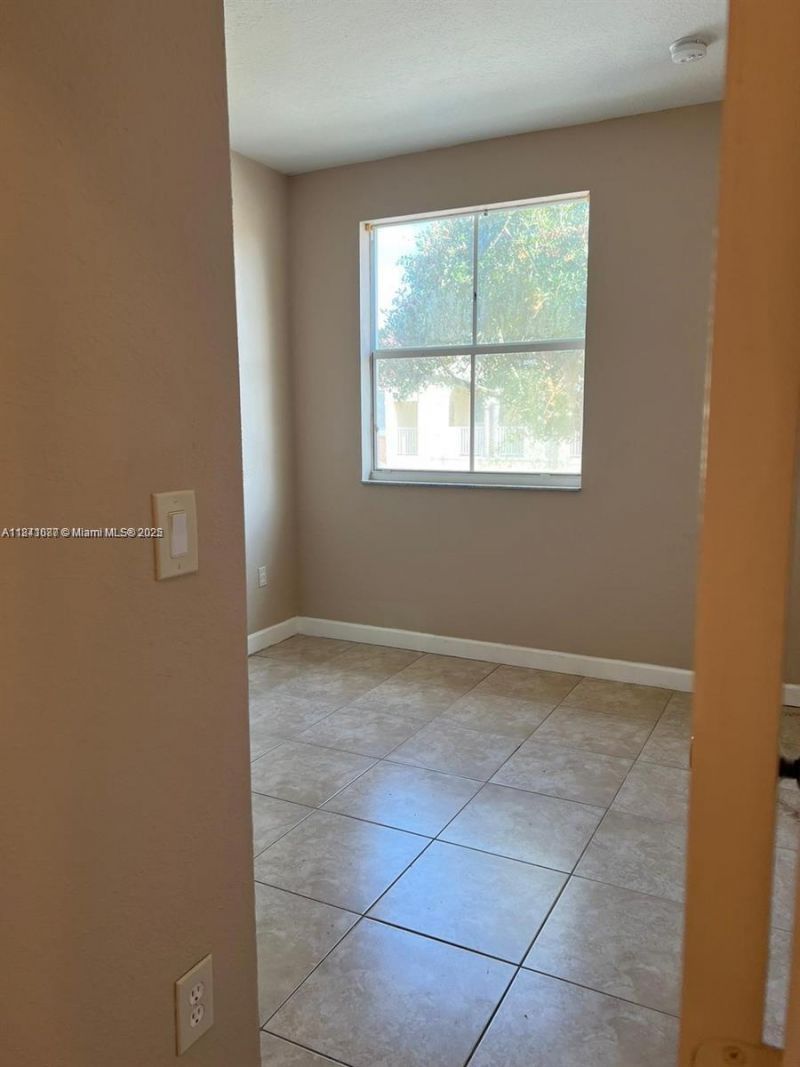 1666 SE 27th Ct, Unit 208, Homestead, FL 33035 Photo