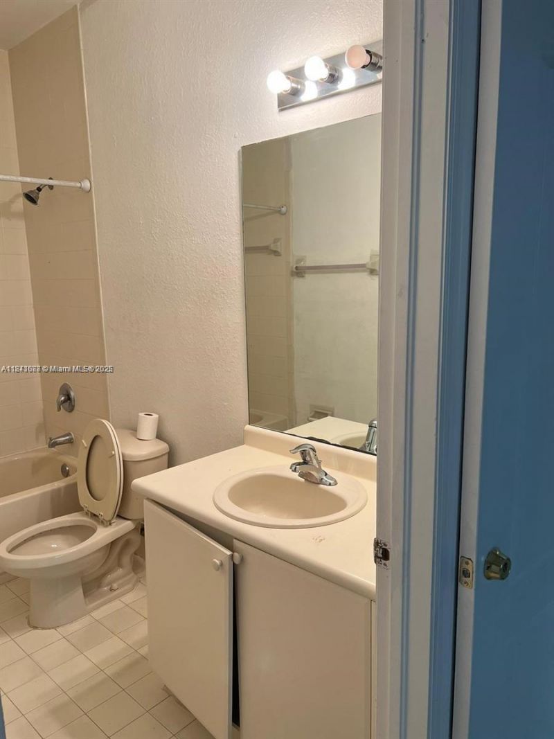 1666 SE 27th Ct, Unit 208, Homestead, FL 33035 Photo