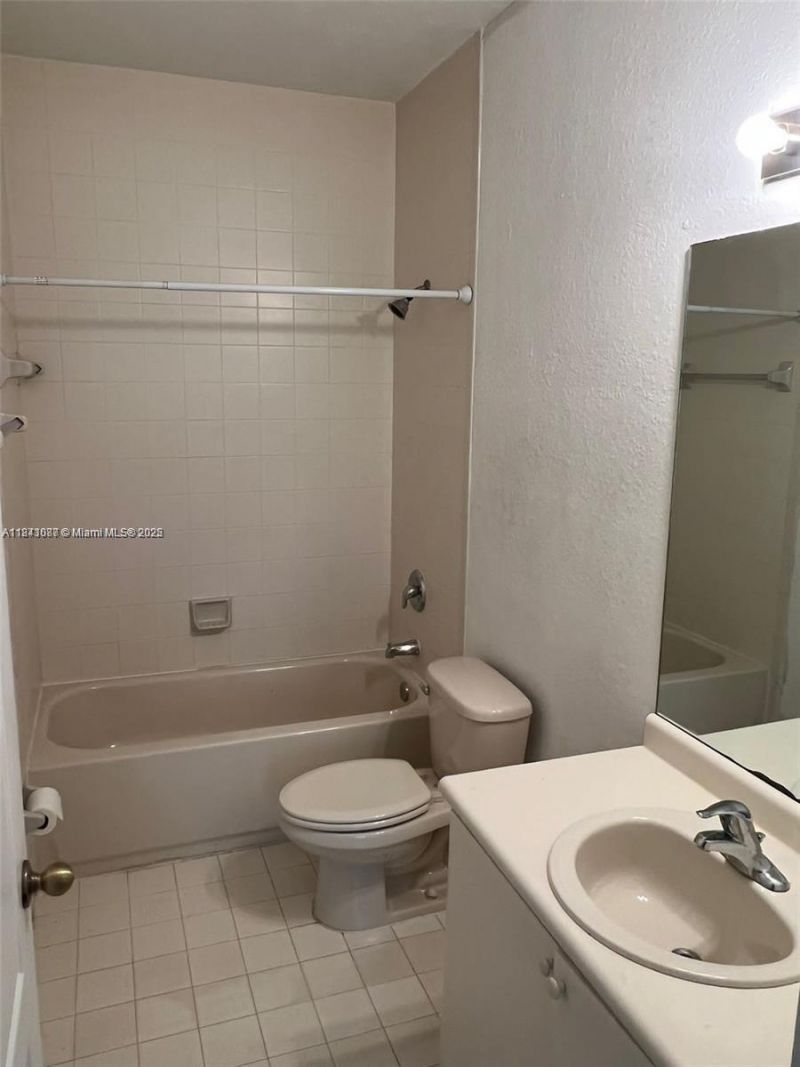 1666 SE 27th Ct, Unit 208, Homestead, FL 33035 Photo