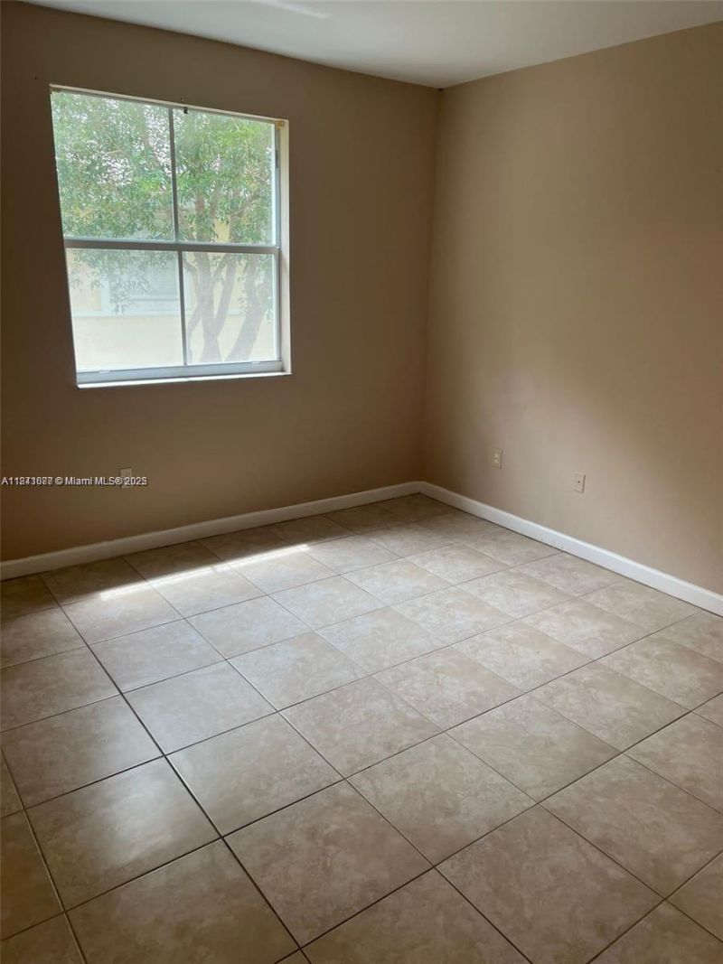 1666 SE 27th Ct, Unit 208, Homestead, FL 33035 Photo