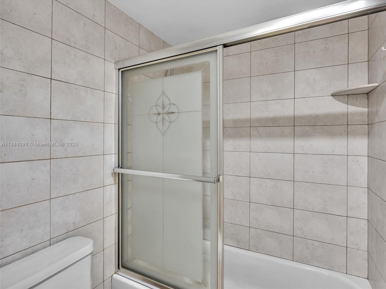 19200 NE 25th Ave, Unit 323C, Miami, FL 33180 Photo