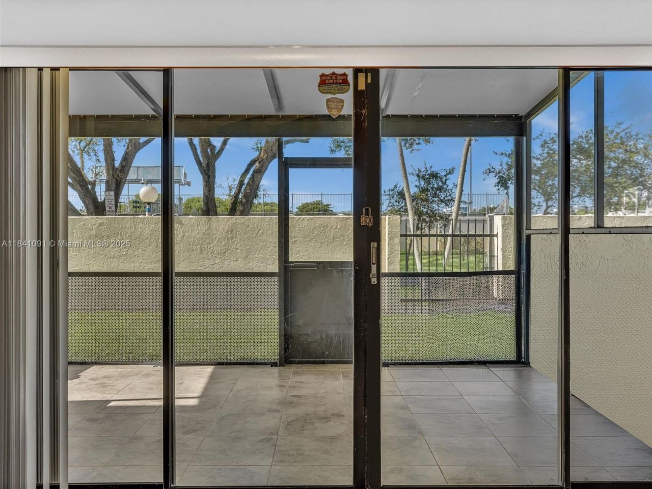 19200 NE 25th Ave, Unit 323C, Miami, FL 33180 Photo