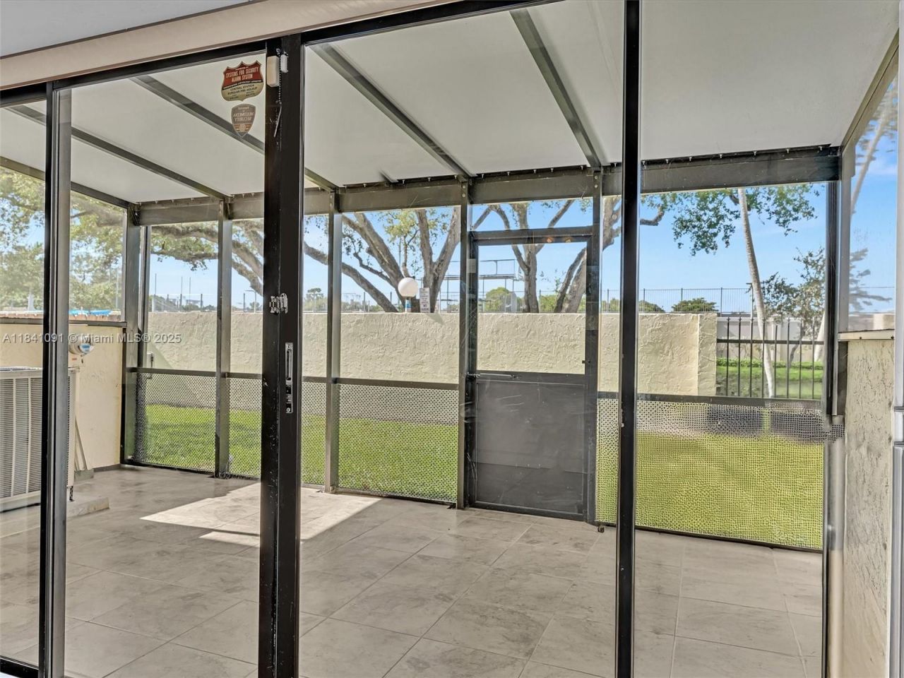 19200 NE 25th Ave, Unit 323C, Miami, FL 33180 Photo