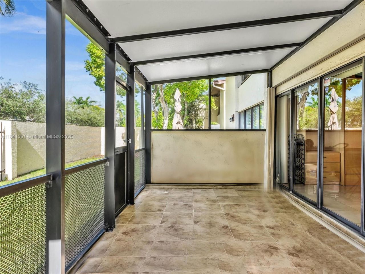 19200 NE 25th Ave, Unit 323C, Miami, FL 33180 Photo