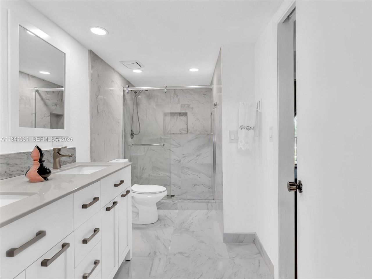 19200 NE 25th Ave, Unit 323C, Miami, FL 33180 Photo