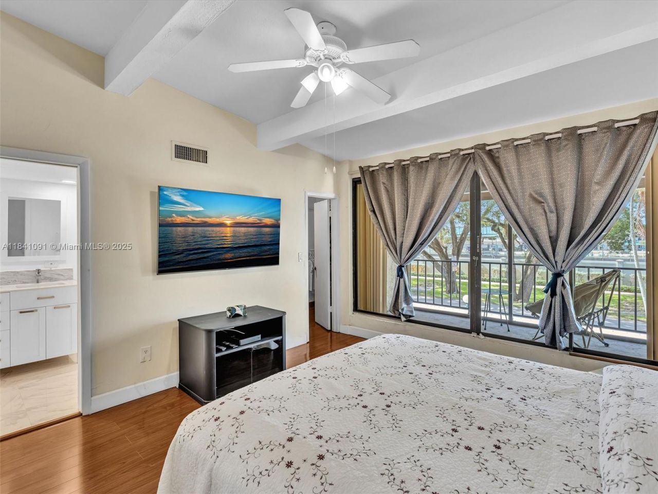 19200 NE 25th Ave, Unit 323C, Miami, FL 33180 Photo