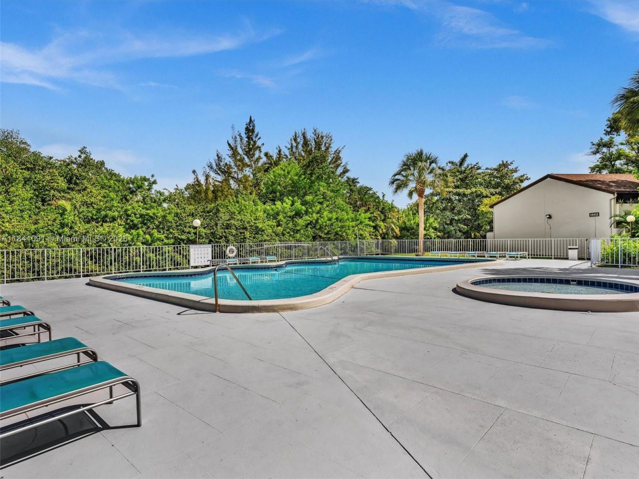 19200 NE 25th Ave, Unit 323C, Miami, FL 33180 Photo