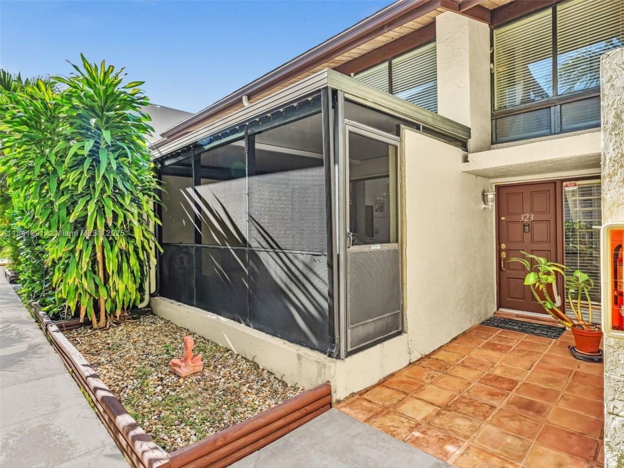19200 NE 25th Ave, Unit 323C, Miami, FL 33180 Photo