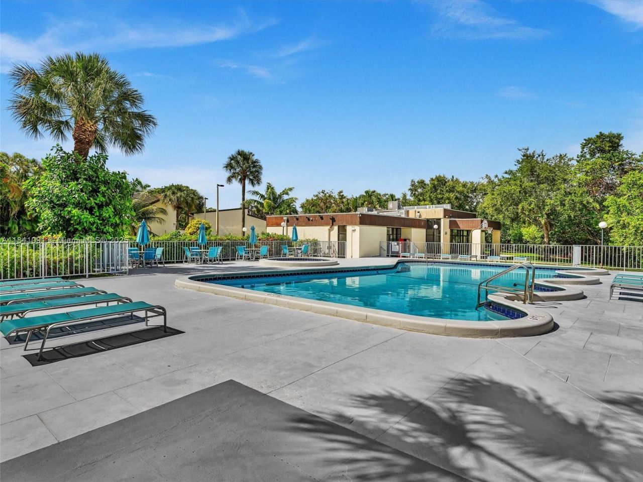 19200 NE 25th Ave, Unit 323C, Miami, FL 33180 Photo