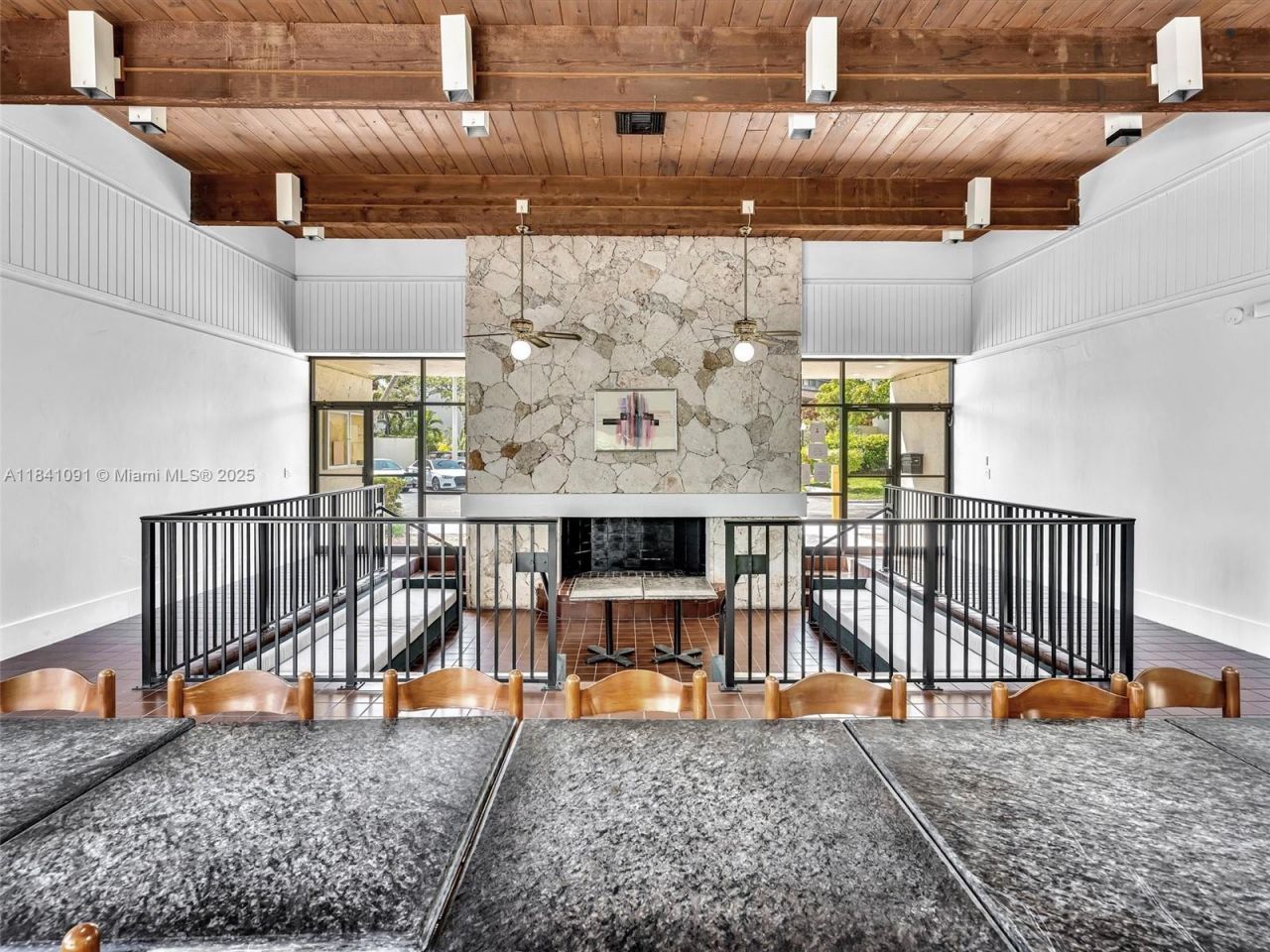 19200 NE 25th Ave, Unit 323C, Miami, FL 33180 Photo