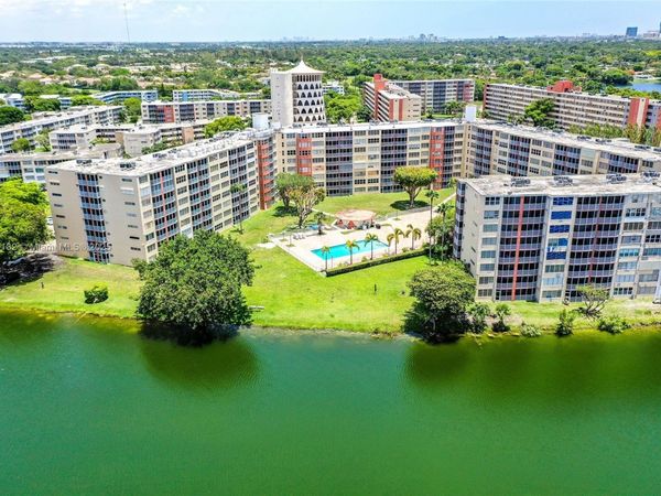 1750 NE 191st St, Unit 100-1, Miami, FL 33179