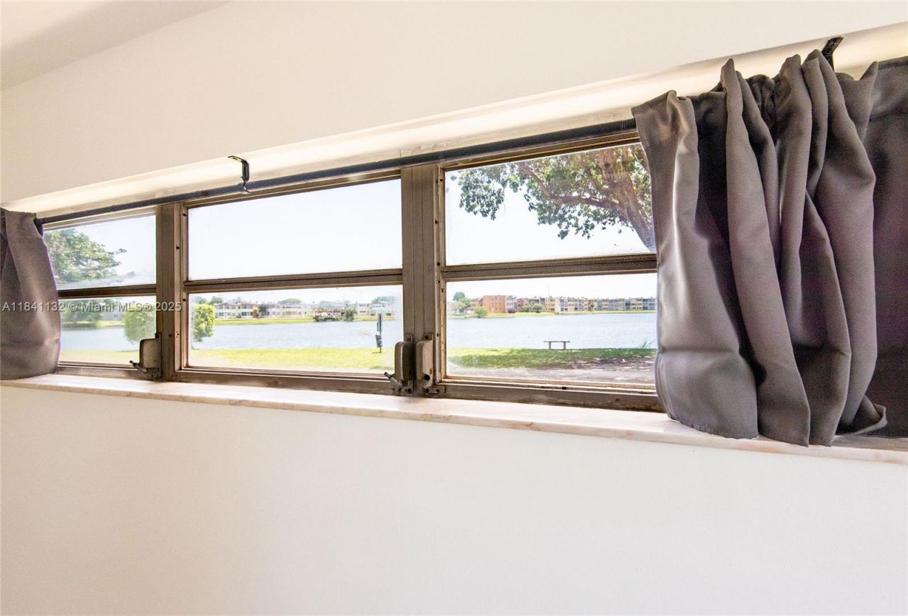 1750 NE 191st St, Unit 100-1, Miami, FL 33179 Photo