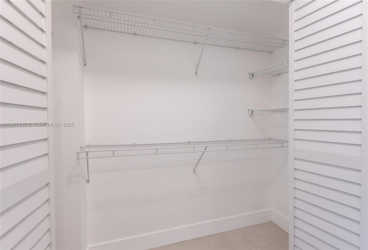 1750 NE 191st St, Unit 100-1, Miami, FL 33179 Photo