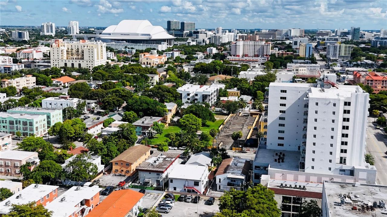 1238 SW 4th St, Miami, FL 33135 Photo