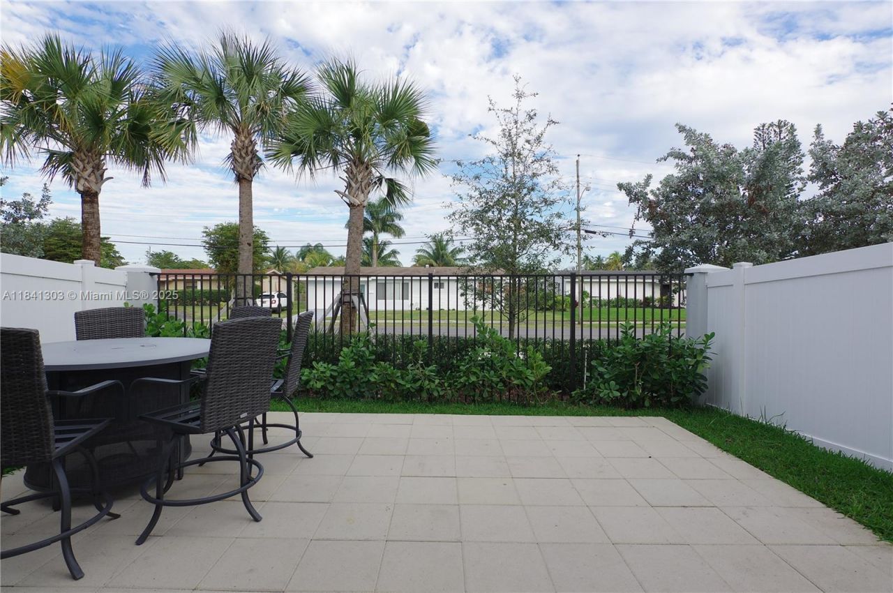 20441 NW 4th Ct, Miami Gardens, FL 33169 Photo