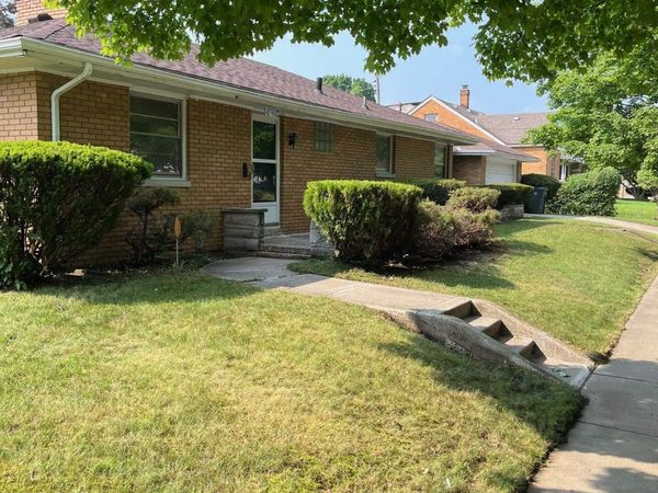 1045 Eclipse Place, South Bend, IN 46628