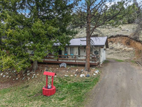 107 Rebel Hill Road, Canyon City, OR 97820