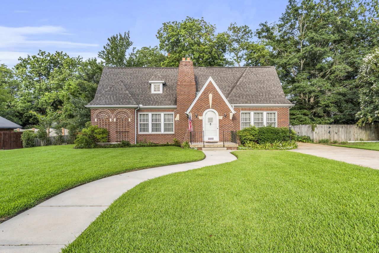 228 S Division St, West Point, MS 39773 Main Photo