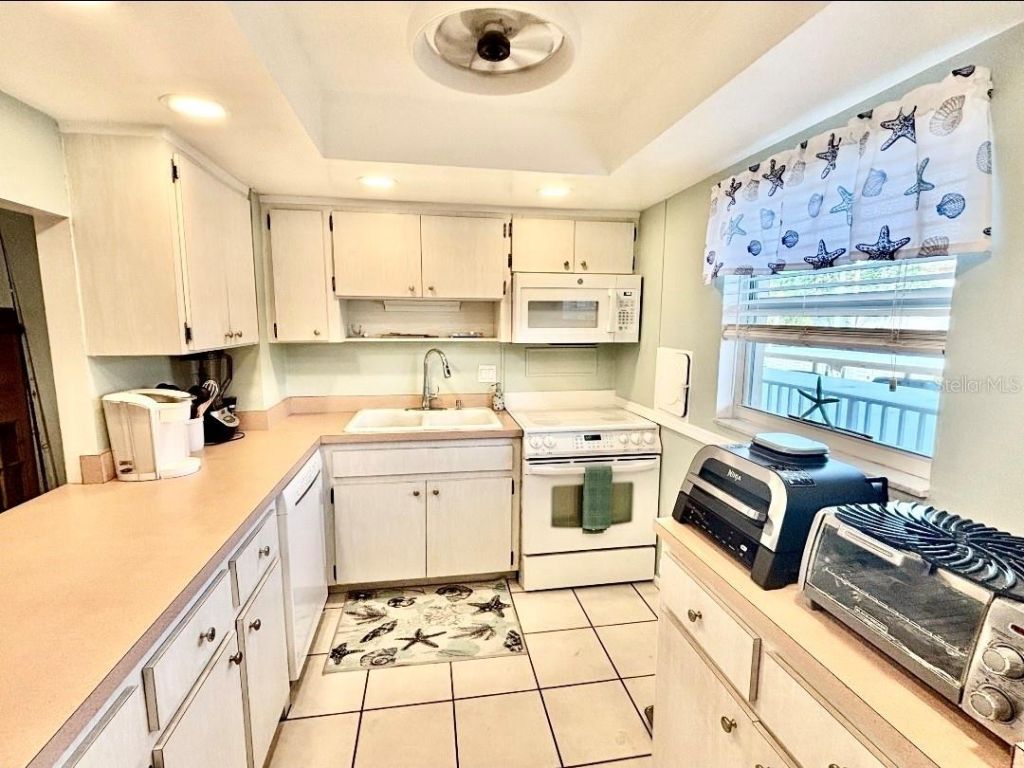 1215 S Portofino Drive, Unit 202, Sarasota, FL 34242 Photo