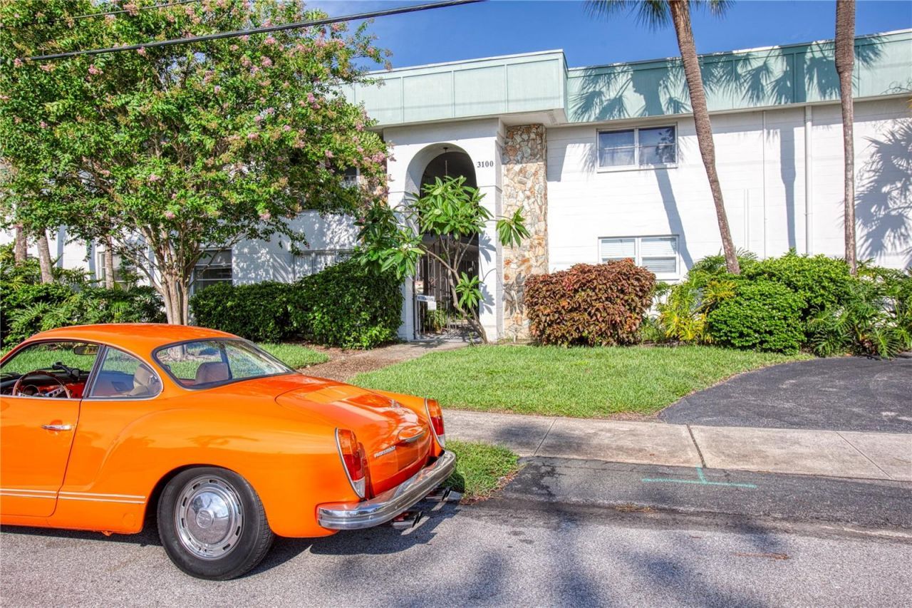 3100 Hartford Street N, Unit 203, Saint Petersburg, FL 33713 Main Photo