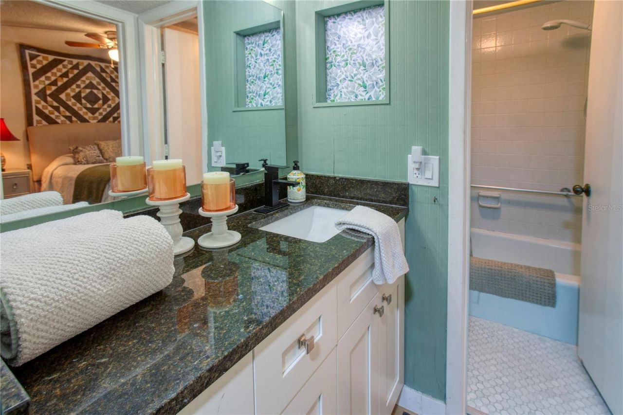 3100 Hartford Street N, Unit 203, Saint Petersburg, FL 33713 Photo