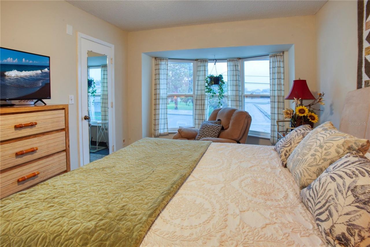 3100 Hartford Street N, Unit 203, Saint Petersburg, FL 33713 Photo