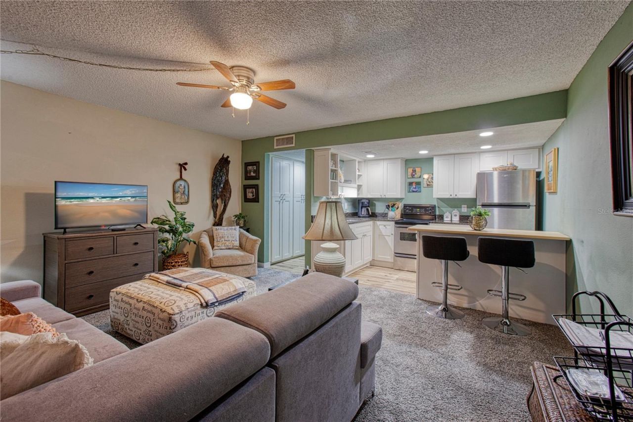 3100 Hartford Street N, Unit 203, Saint Petersburg, FL 33713 Photo