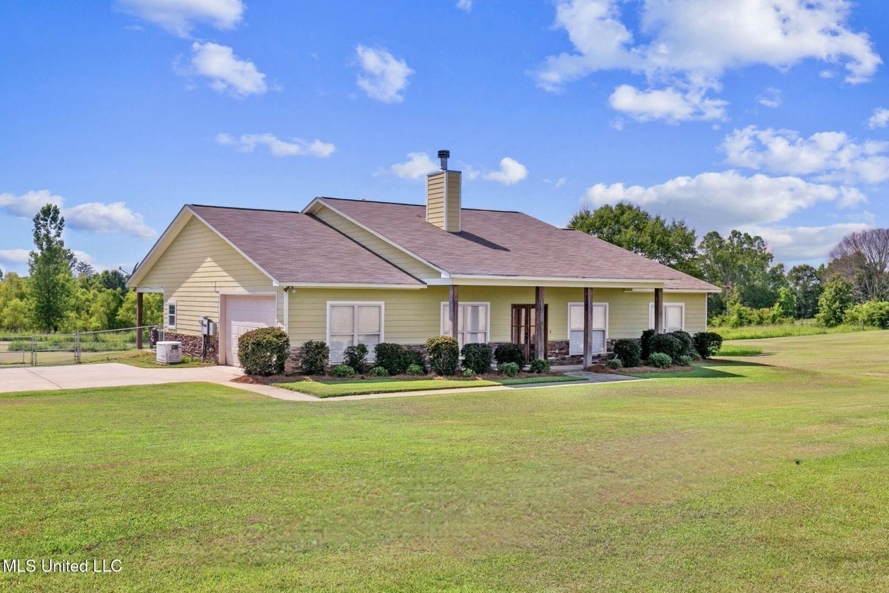 131-b Waldrop Lane, Flora, MS 39071 Main Photo