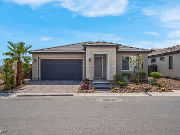 124 Lake Oasis Street, Henderson, NV 89011