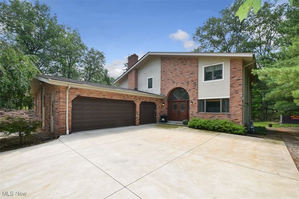 2301 W Royalton Road, Broadview Heights, OH 44147 Main Photo