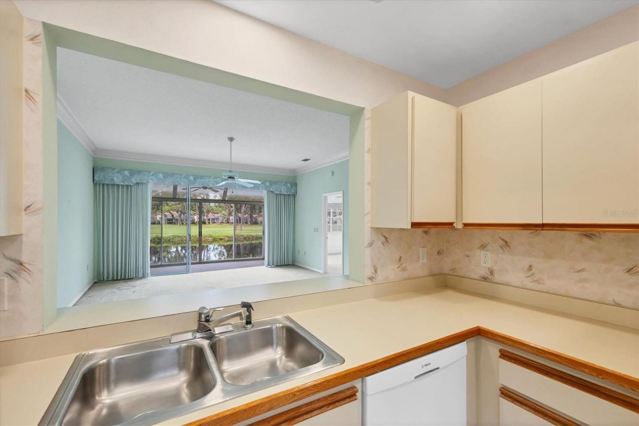 5662 Long Common Circle, Unit 8, Sarasota, FL 34235 Photo