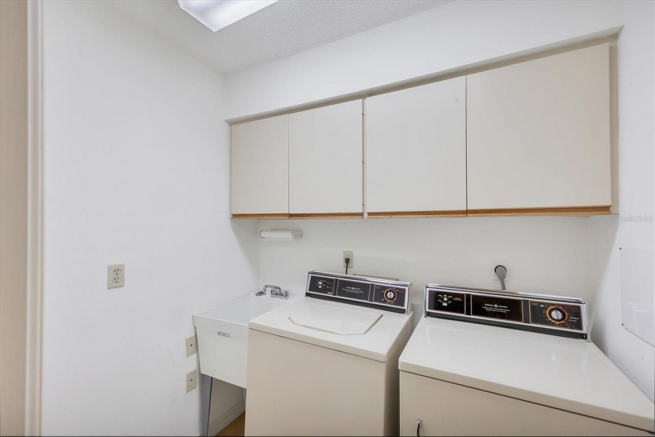 5662 Long Common Circle, Unit 8, Sarasota, FL 34235 Photo