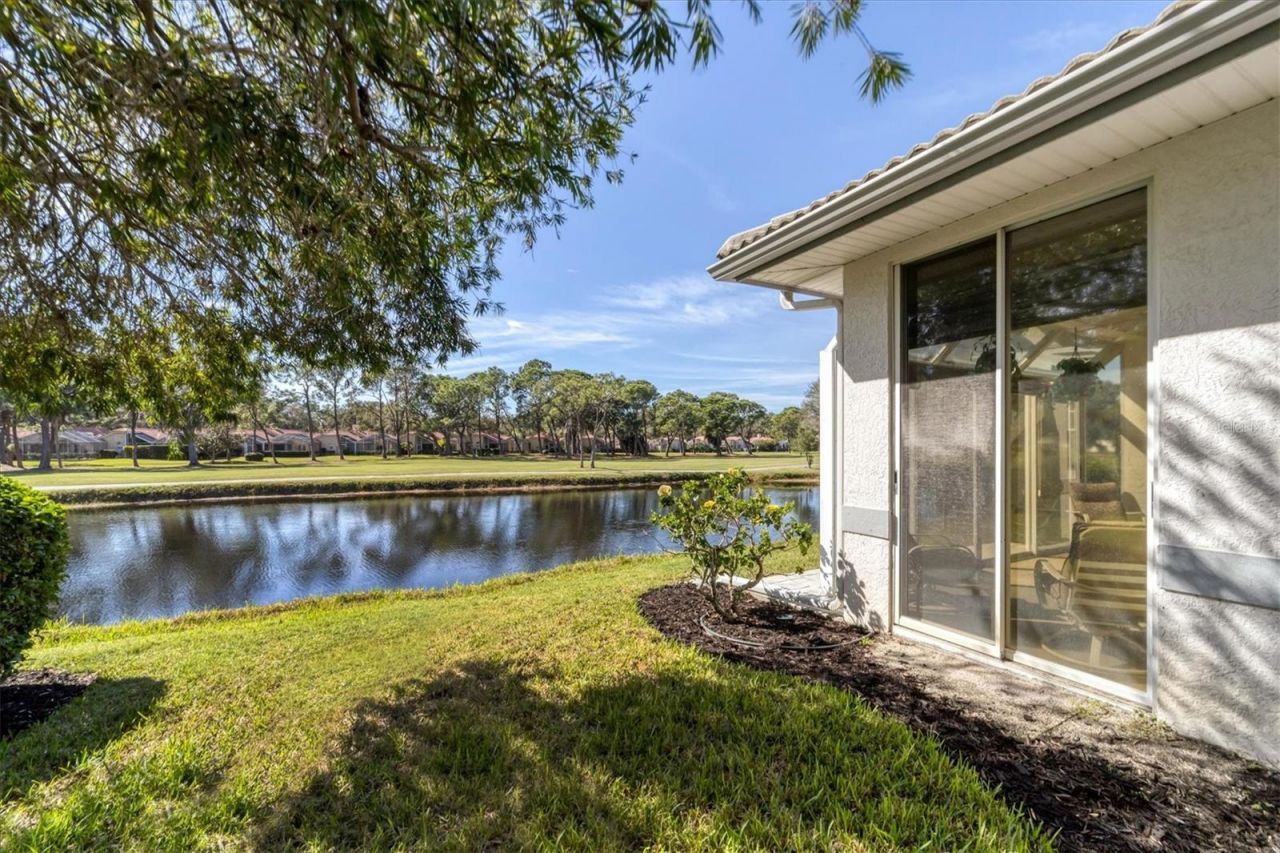 5662 Long Common Circle, Unit 8, Sarasota, FL 34235 Photo