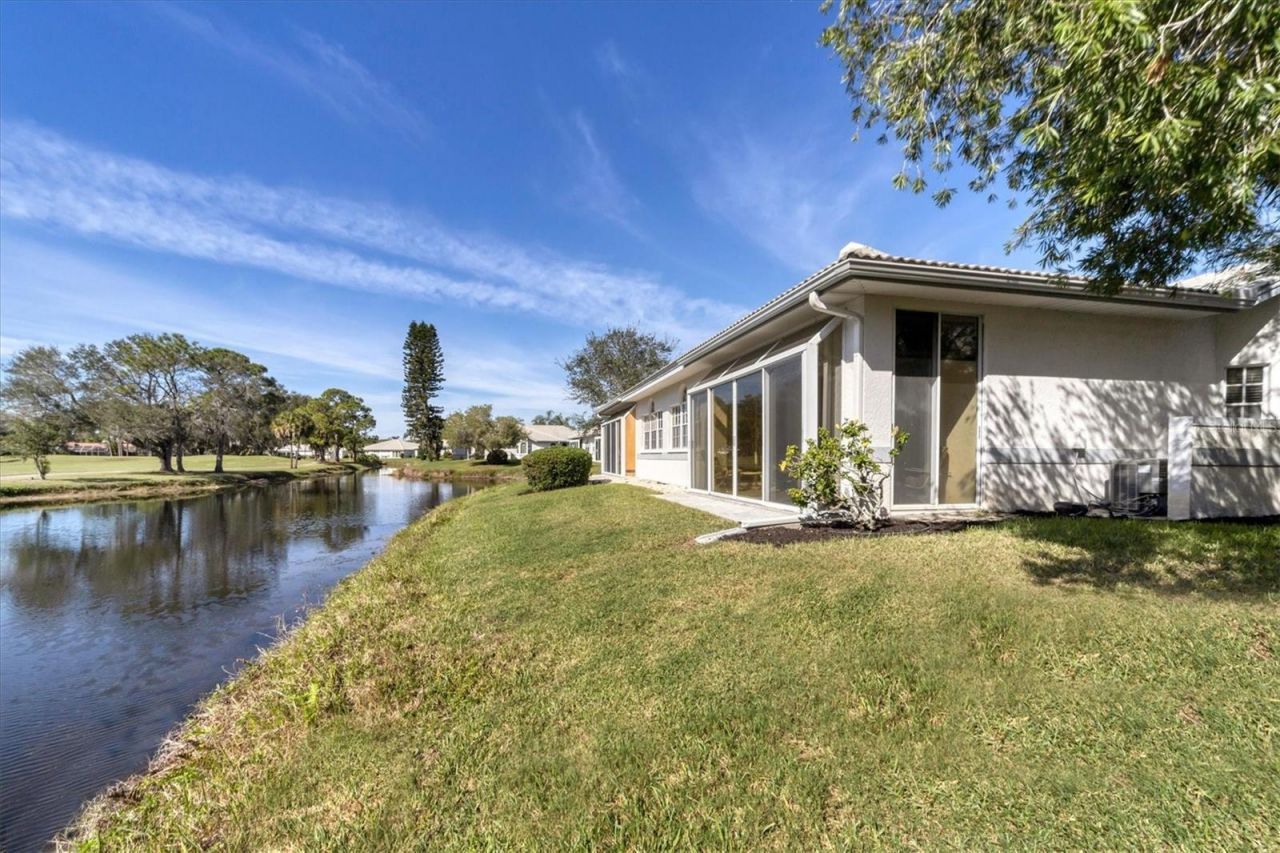 5662 Long Common Circle, Unit 8, Sarasota, FL 34235 Photo