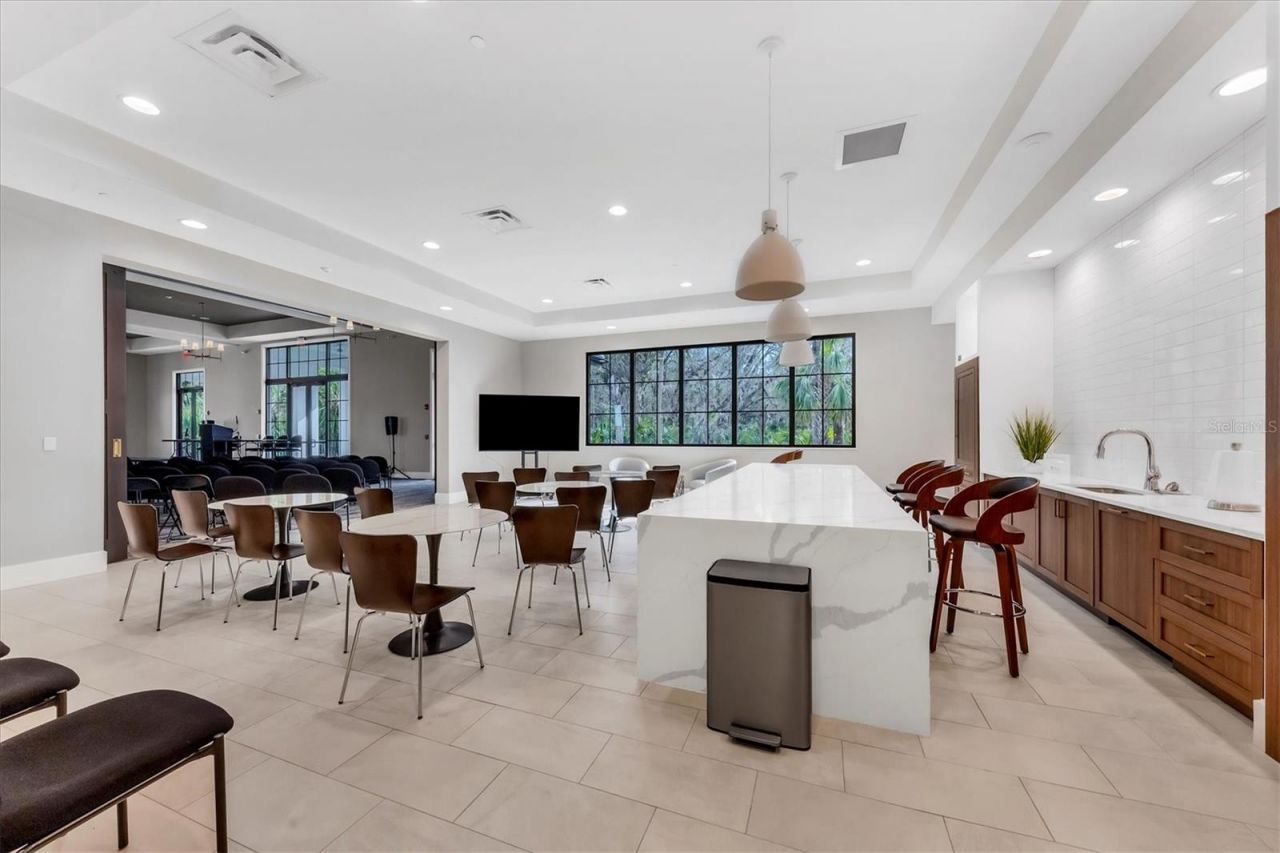 5662 Long Common Circle, Unit 8, Sarasota, FL 34235 Photo