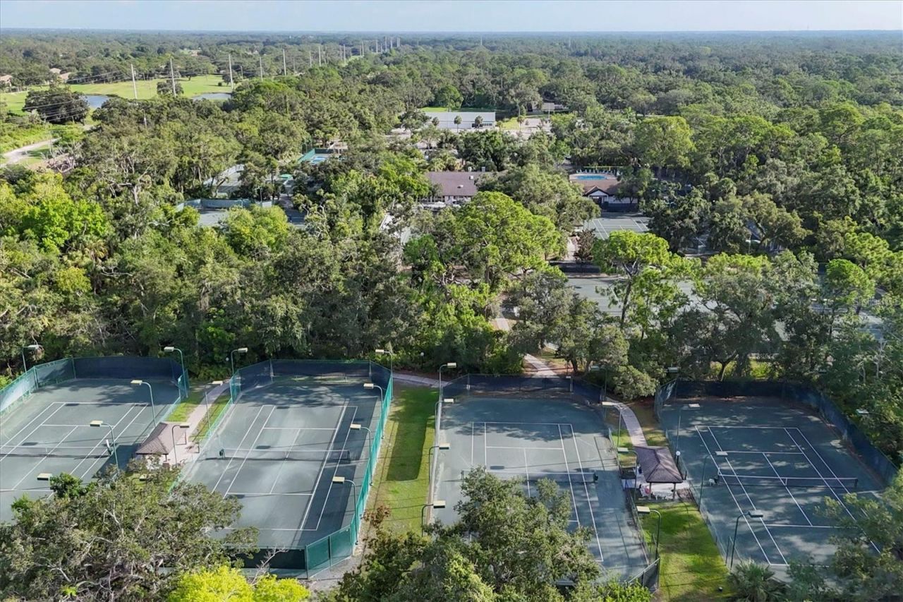 5662 Long Common Circle, Unit 8, Sarasota, FL 34235 Photo