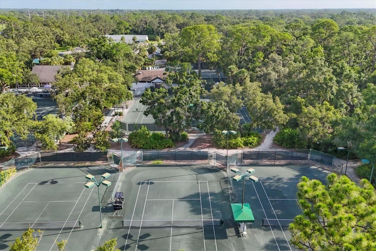 5662 Long Common Circle, Unit 8, Sarasota, FL 34235 Photo