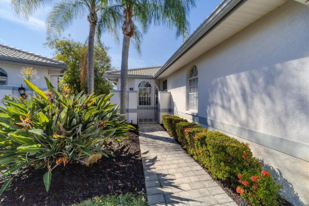 5662 Long Common Circle, Unit 8, Sarasota, FL 34235 Photo