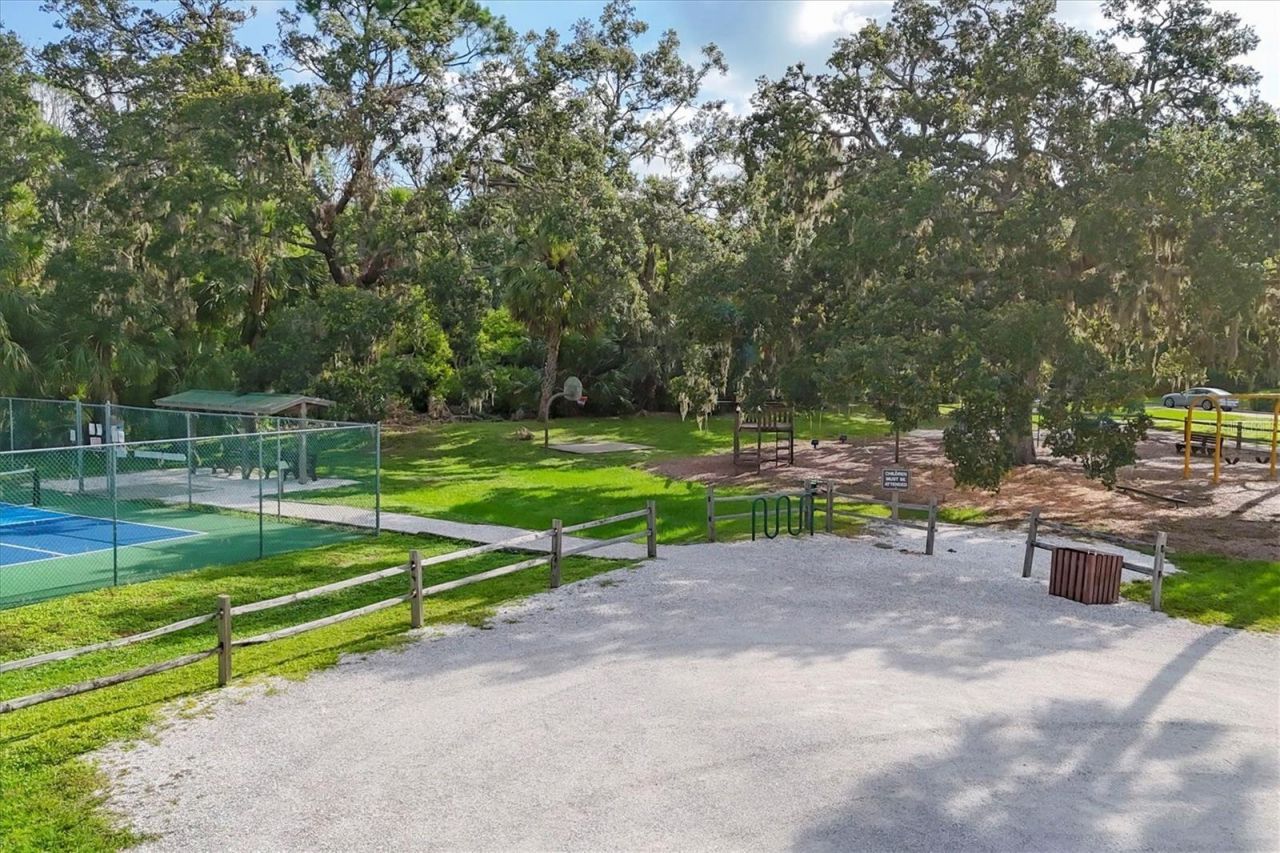 5662 Long Common Circle, Unit 8, Sarasota, FL 34235 Photo