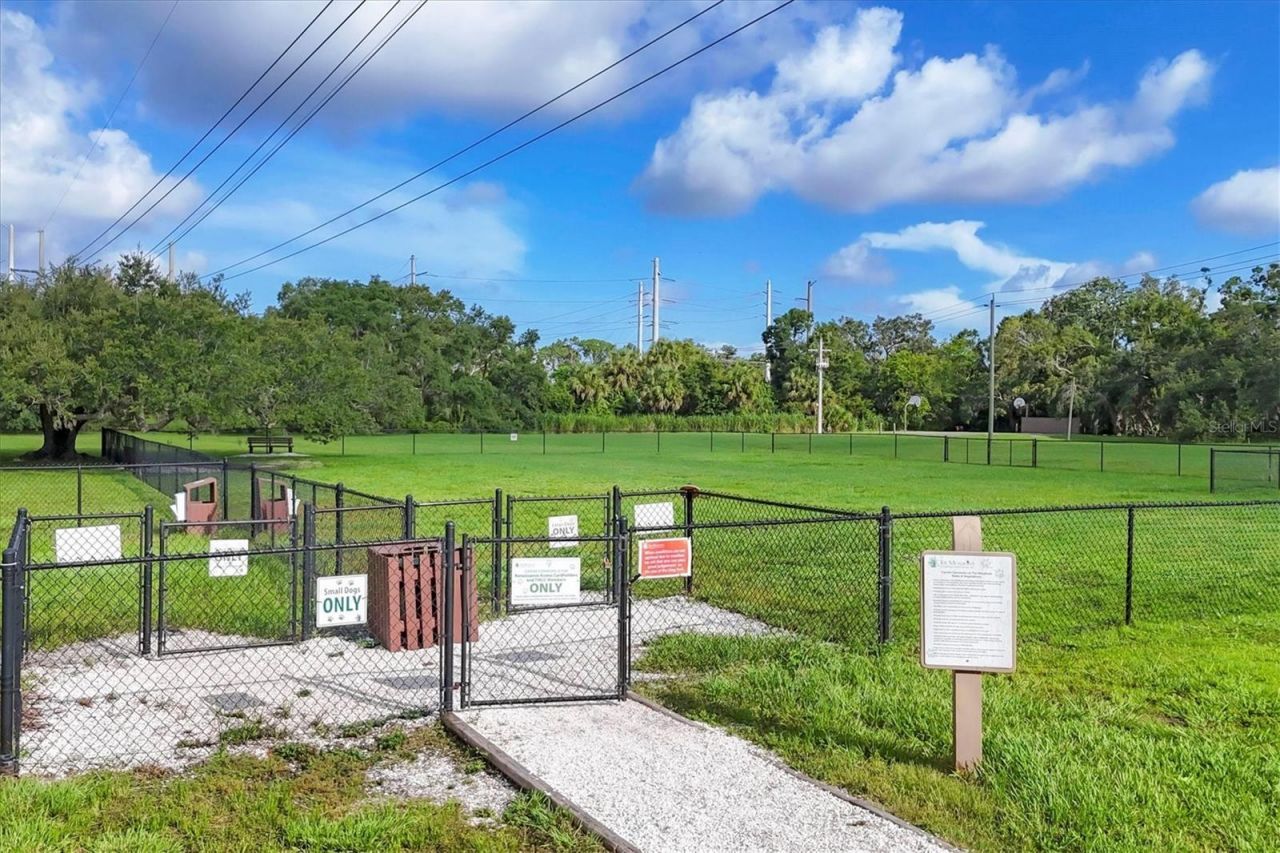 5662 Long Common Circle, Unit 8, Sarasota, FL 34235 Photo