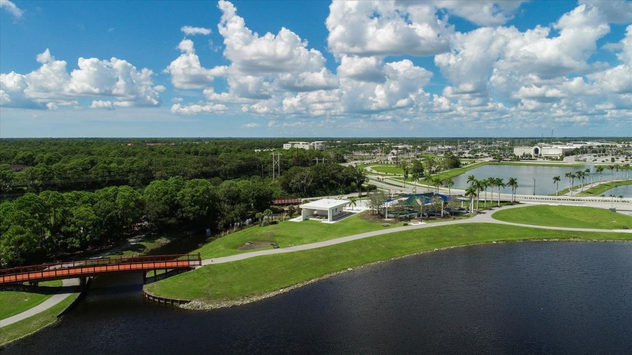 5662 Long Common Circle, Unit 8, Sarasota, FL 34235 Photo