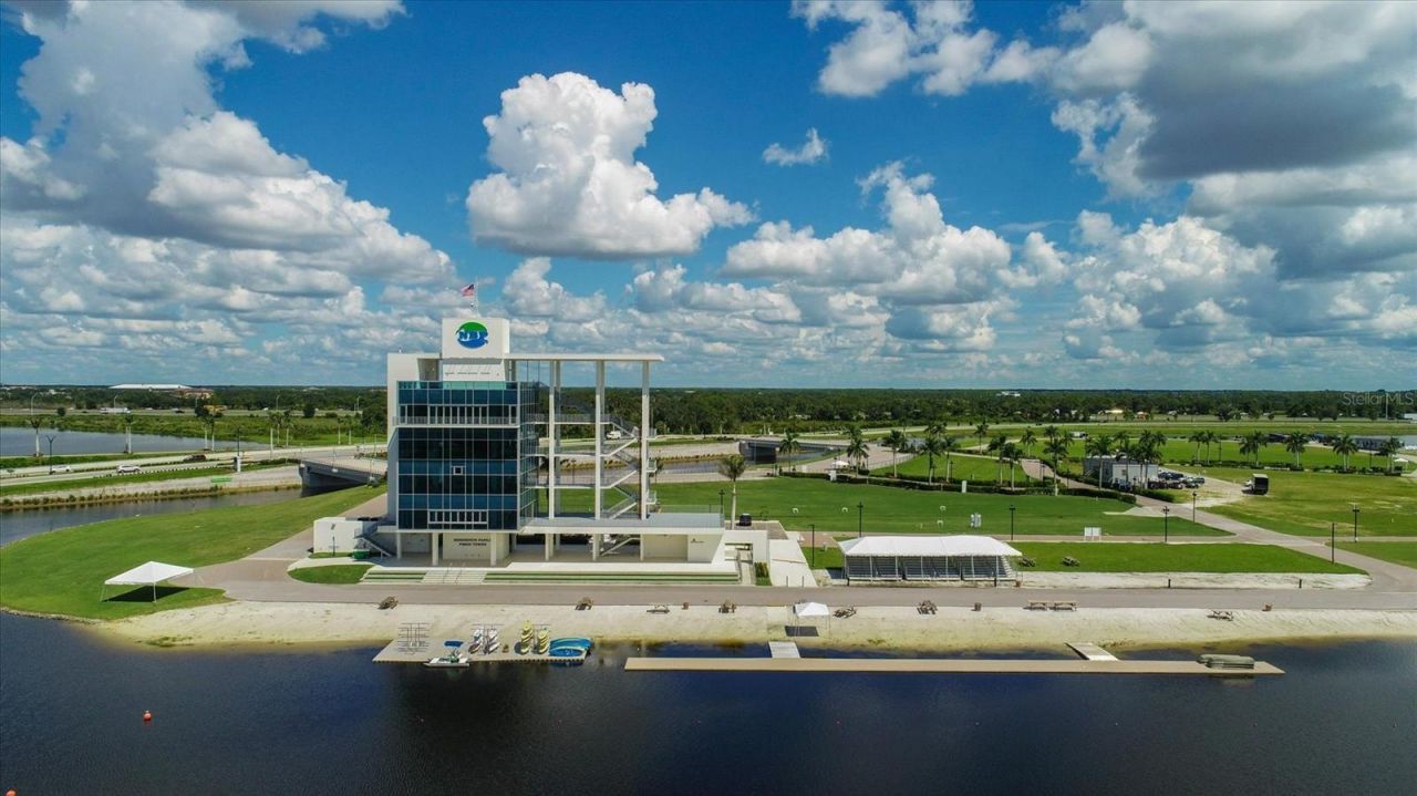 5662 Long Common Circle, Unit 8, Sarasota, FL 34235 Photo