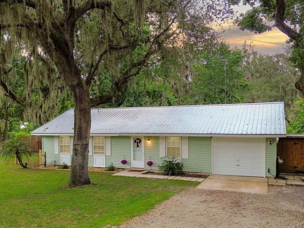 112 River Road Dr, Palatka, FL 32177