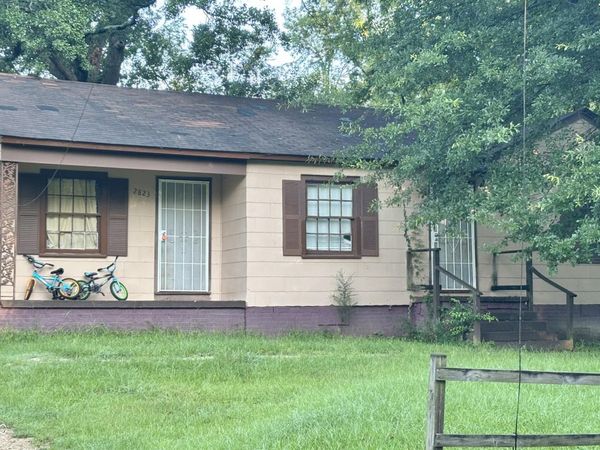 2823 Fairhill Drive, Jackson, MS 39212
