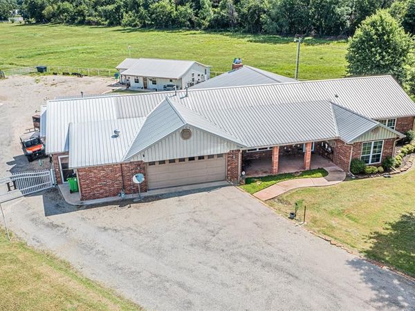 2000 W Bdwy Street, Okemah, OK 74859