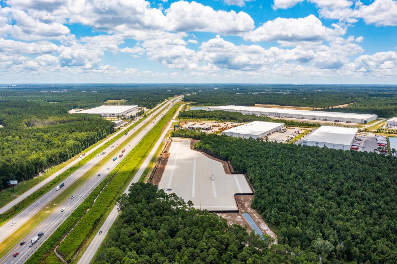 1400 Business Park Road Photo 4